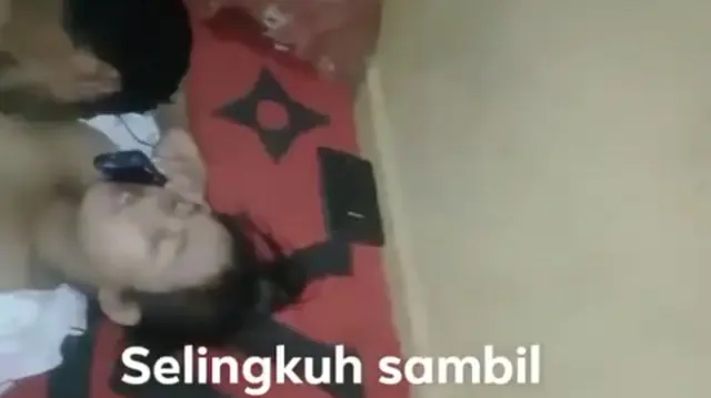 SELINGKUH DITELPON SUAMI Hot Hot