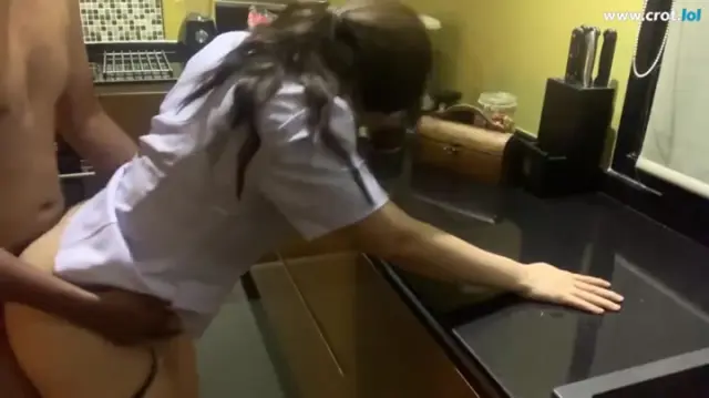 Genjot Istri Di Dapur