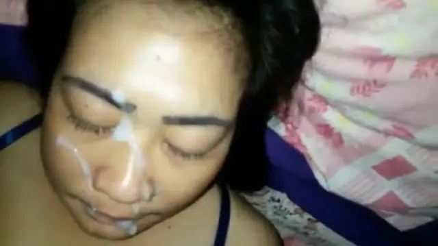 Buang Sperma Di Muka Istri Tetangga – Hot