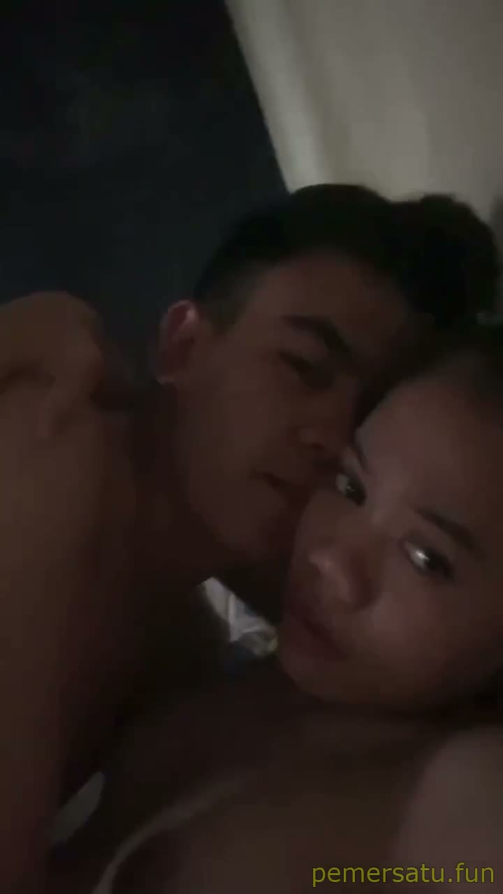 livia hijab kacamata mantap ngewe sama pacar (4) — jangan buru-buru pulang